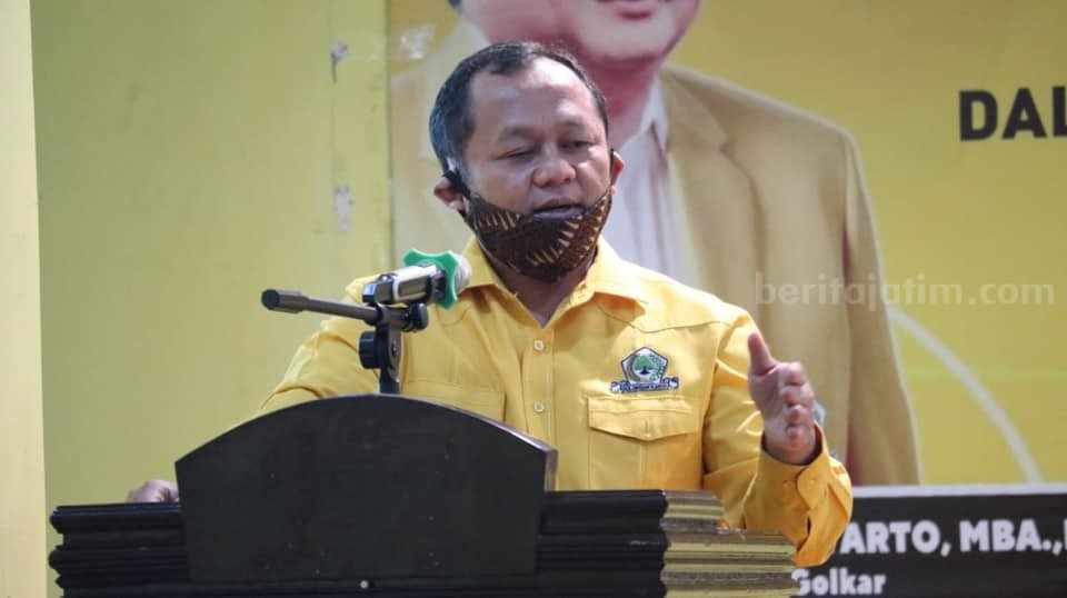 Sarmuji Golkar Berbicara Sebagai Ketum KAUJE di Depan Mahasiswa Jember