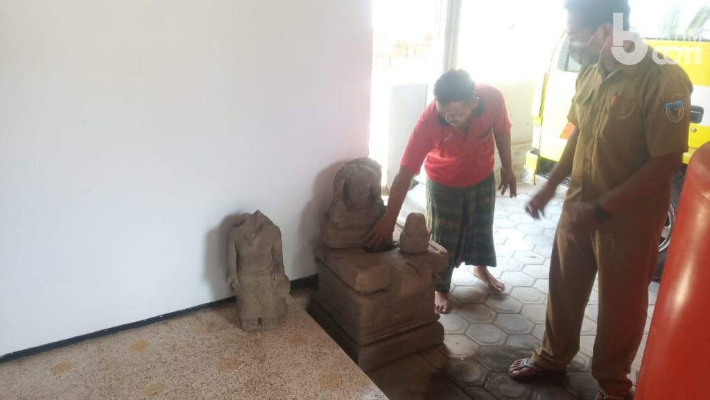 Gali Tanah, Warga Kediri Temukan Arca Tanpa Kepala