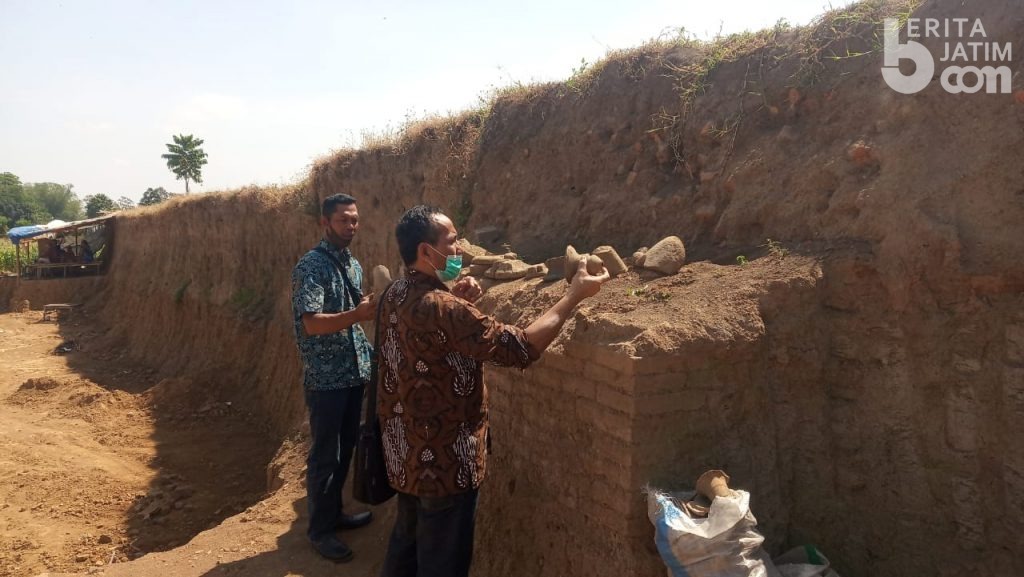 Warga Kediri Temukan Benda Bersejarah Diduga Peninggalan Kerajaan Panjalu