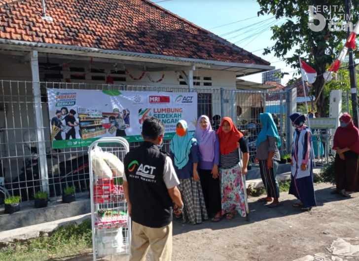 Lumbung Sedekah Pangan ACT Ajak Warga Peduli dengan Lingkungan Sekitar