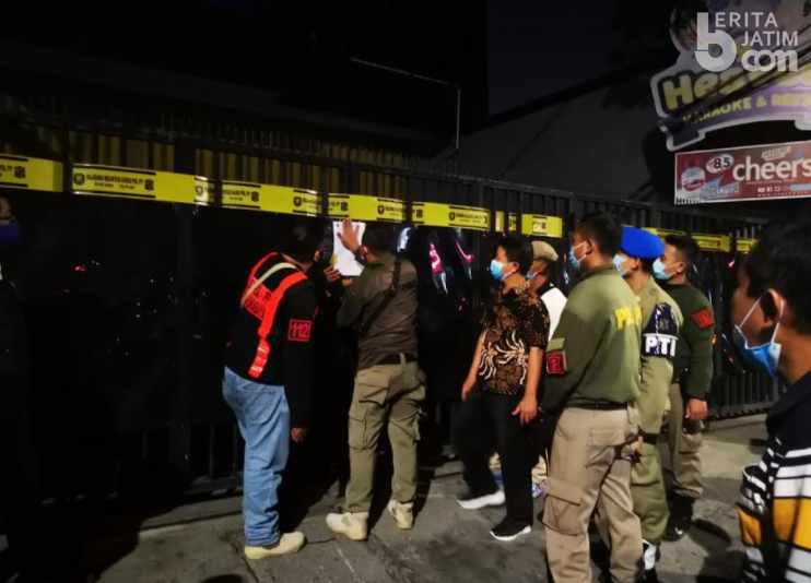 Petugas Razia Tempat Hiburan Malam 9 Heaven Karaoke Ngagel Jaya