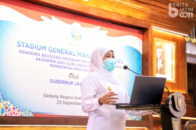 Pandemi Covid-19, Khofifah Salurkan Beasiswa Rp 11,3 M Bagi 850 Guru Madin