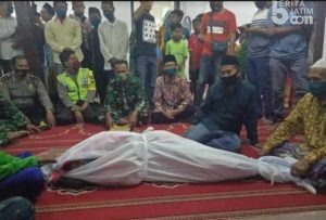 Dituduh Santet, Dua Warga Lakukan Sumpah Pocong di Polagan Sampang