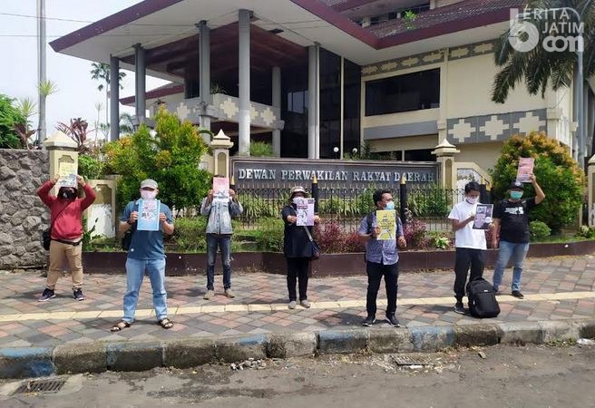 Aji Jember Demo: Omnibus Law Ancam Demokratisasi Penyiaran