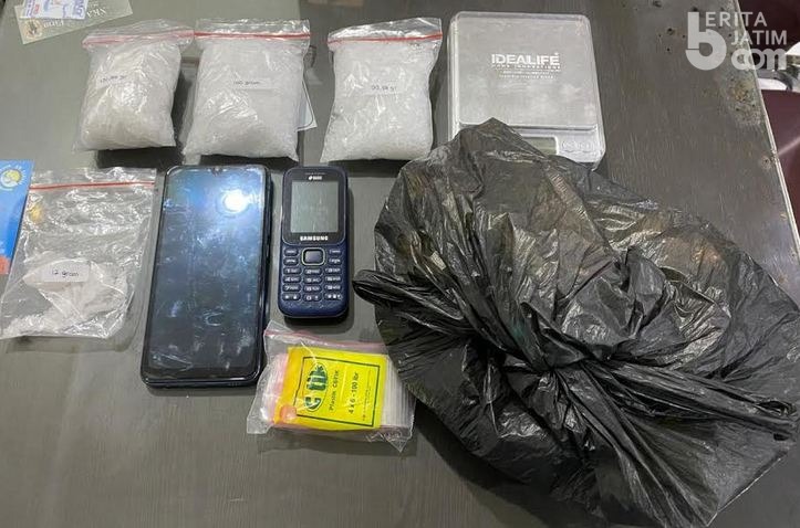 Simpan Sabu di Makam, Tujuannya untuk Kelabui Polisi, Tetap Saja Ketahuan