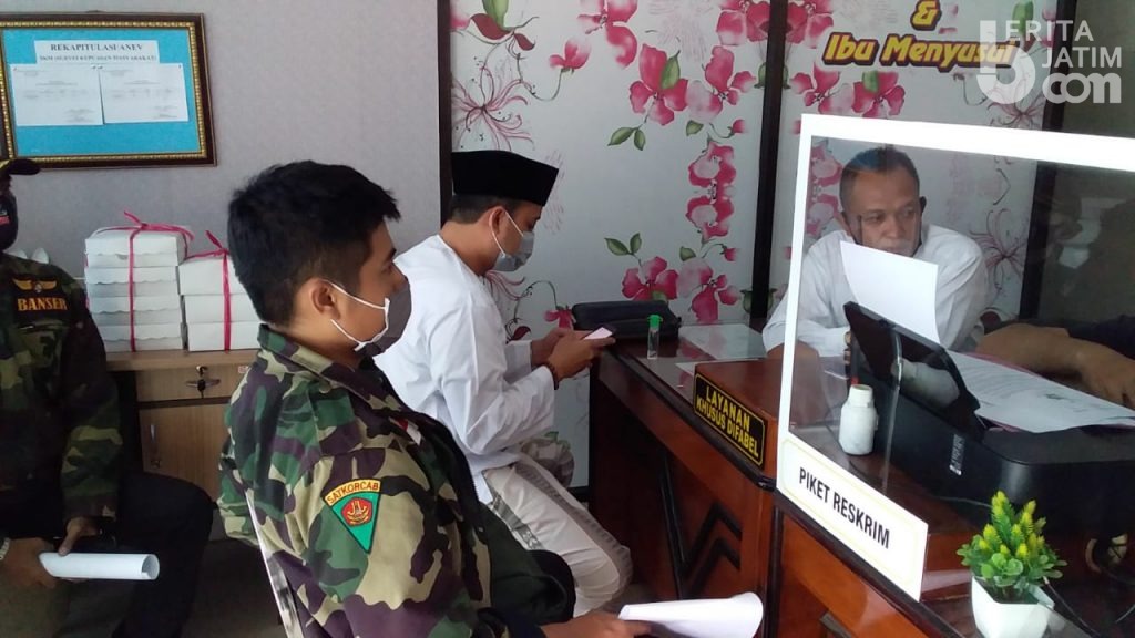 Dikawal Banser, Ayub Junaidi Laporkan Gus Nur ke Polisi