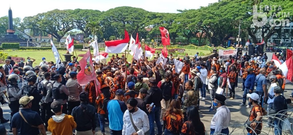 Satgas Covid-19 Kota Malang Ingatkan 3 M ke Demonstran Saat Unjuk Rasa