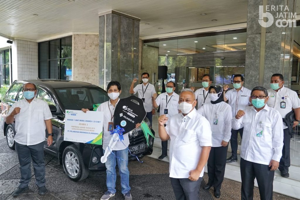 Kuatkan Harmonisasi Dengan Pegawai, Pelindo 3 Serahkan Mobil Hadiah Paritrana Award Pada Serikat Pegawai