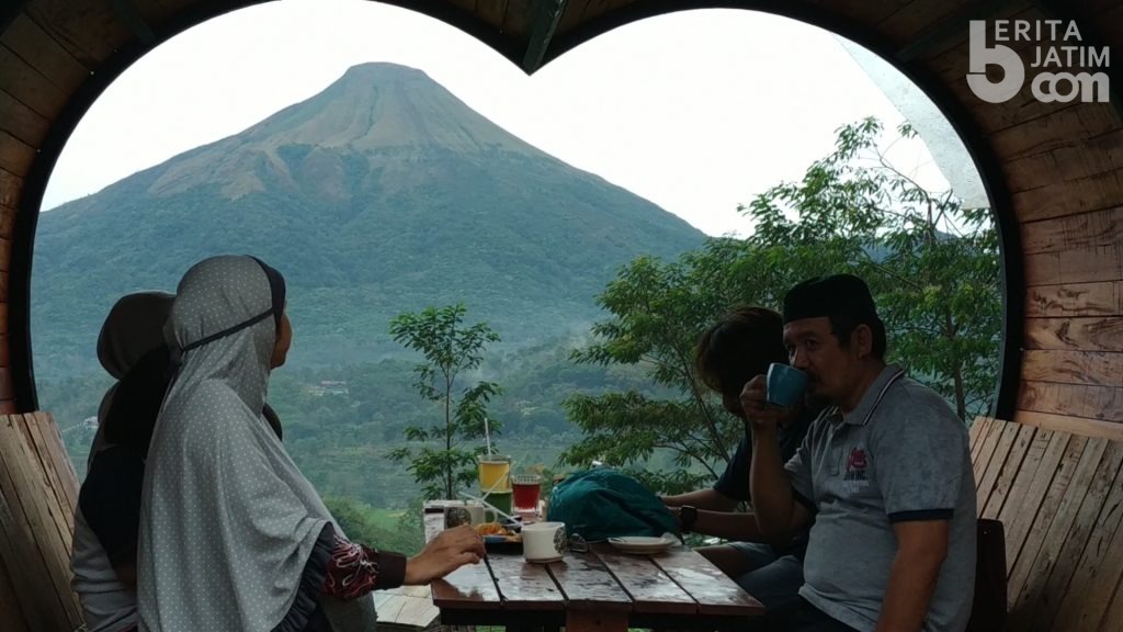 Gartenhutte Trawas Mojokerto, Suguhkan Pesona Gunung Penanggungan dan Mie Garten