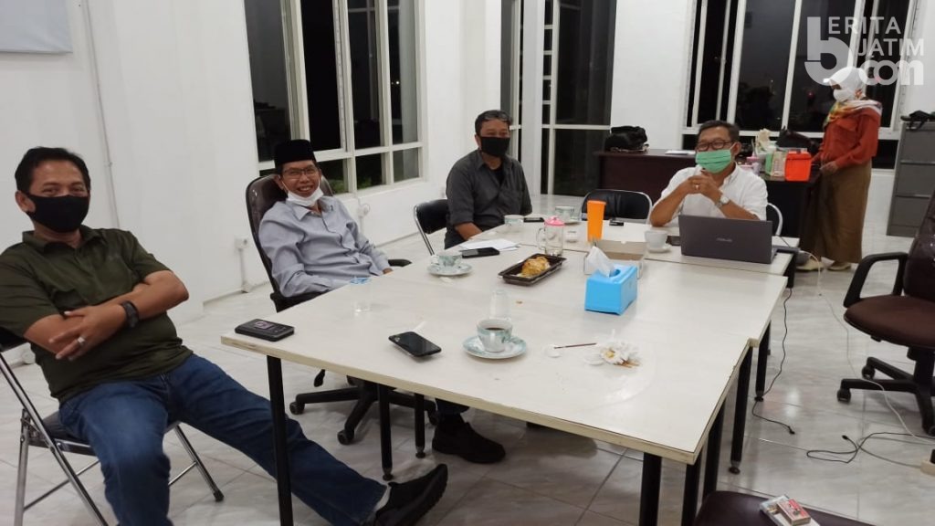 Ketua DPRD Surabaya Berkunjung ke Redaksi beritajatim.com