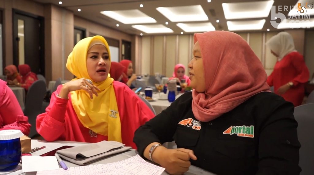 Arisan Heboh ala Sosialita Surabaya