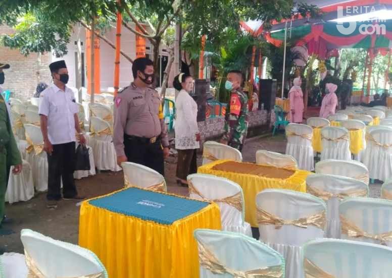 Aparat di Mantingan Ngawi Pantau Hajatan Wajib 3M