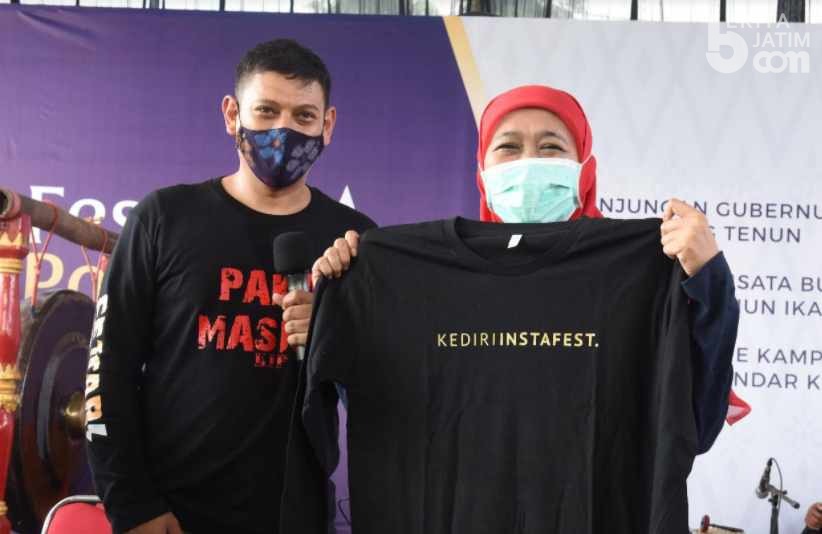 Mas Abu Bareng Gubernur Khofifah, Kampanye Bermasker Sambil Bersepeda Keliling Kota Kediri