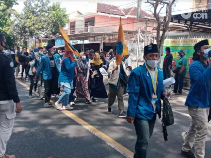 Demo Tolak UU Cipta Kerja di Kabupaten Malang Berlangsung Damai