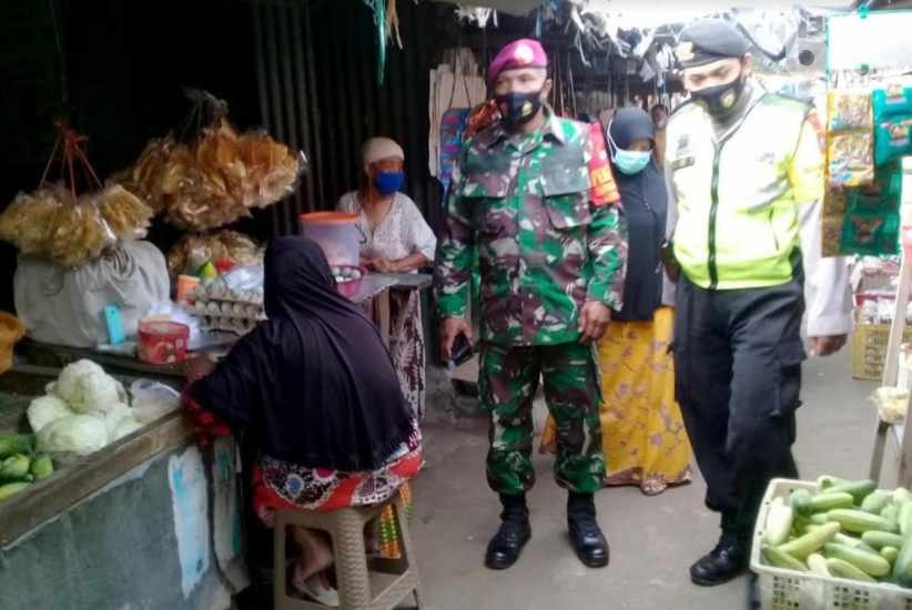Aparat Gabungan Pasuruan Operasi Yustisi di Pasar Gondanglegi