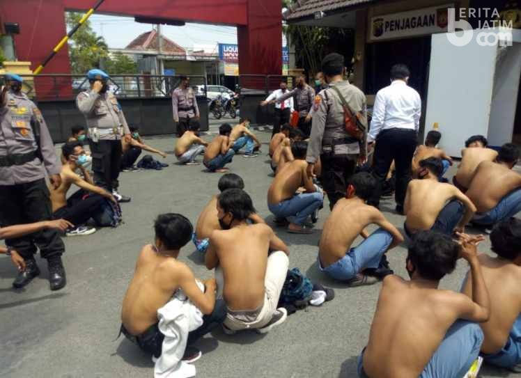 Demo Omnibus Law, 35 Pelajar Jombang Ditangkap