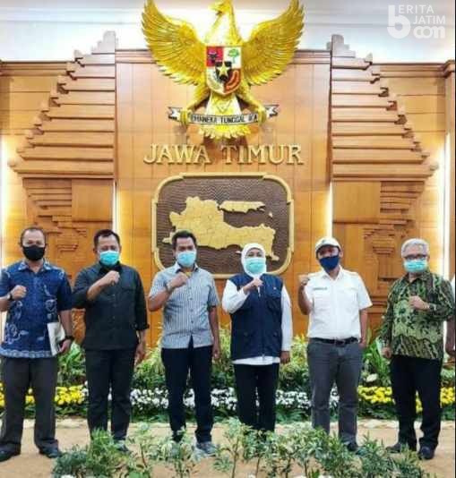 Temui Perwakilan Buruh, Gubernur Khofifah Penuhi Tuntutan Kirim Surat ke Presiden