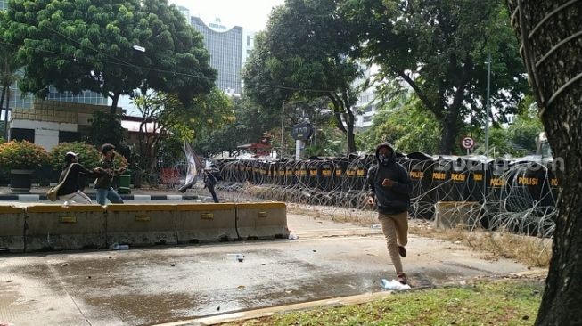 Liput Demo Omnibus Law, Jurnalis Dianiya Sejumlah Polisi