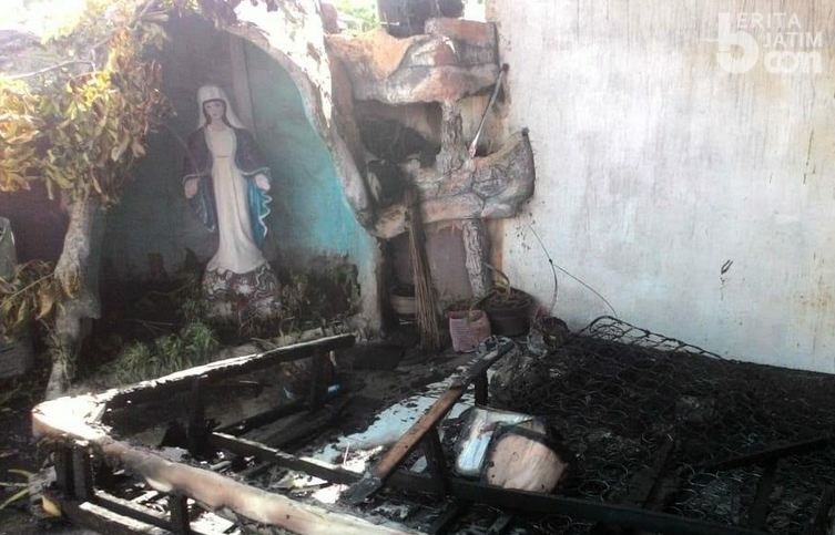 Rumah Kos di Surabaya Terbakar, Patung Bunda Maria Tetap Utuh