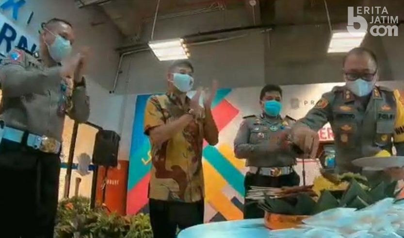 Polrestabes Surabaya Buka SIM Corner Baru