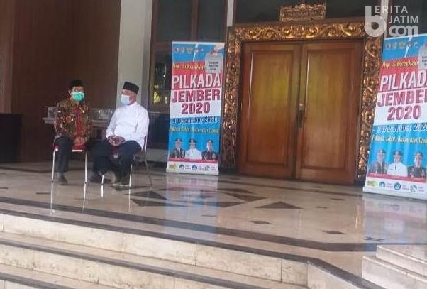 Pintu Pendapa Dikunci, Plt Bupati Jember Sambut Kapolres Baru di Beranda
