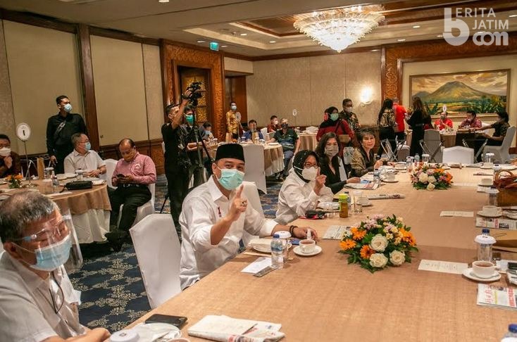 Silaturrahmi Eri-Armuji dengan Pengusaha Surabaya, Hasto: Demi Wong Cilik