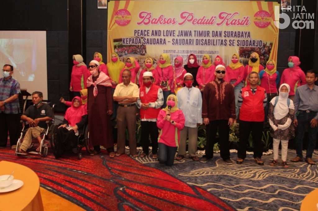 Istri dari Paslon BHS-Taufiqulbar Gelar Baksos Peduli Bagi Kaum Disabilitas Sidoarjo
