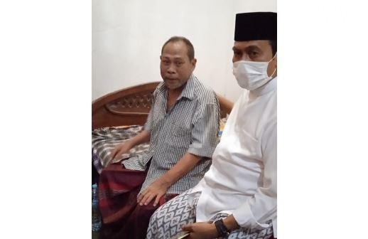 Cabup M.Qosim Sapa Warga Dukun yang Sakit