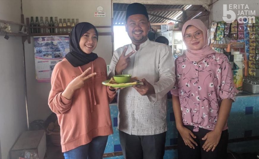 Gus Yani Cabup Gresik Datangi Penjual Roti Canai yang Viral