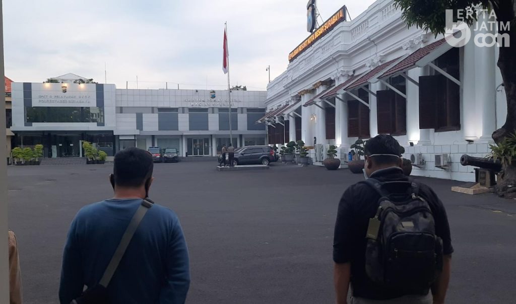 Kasat Narkoba Spontan Teriak Lantang Saat Upacara Penurunan Bendera