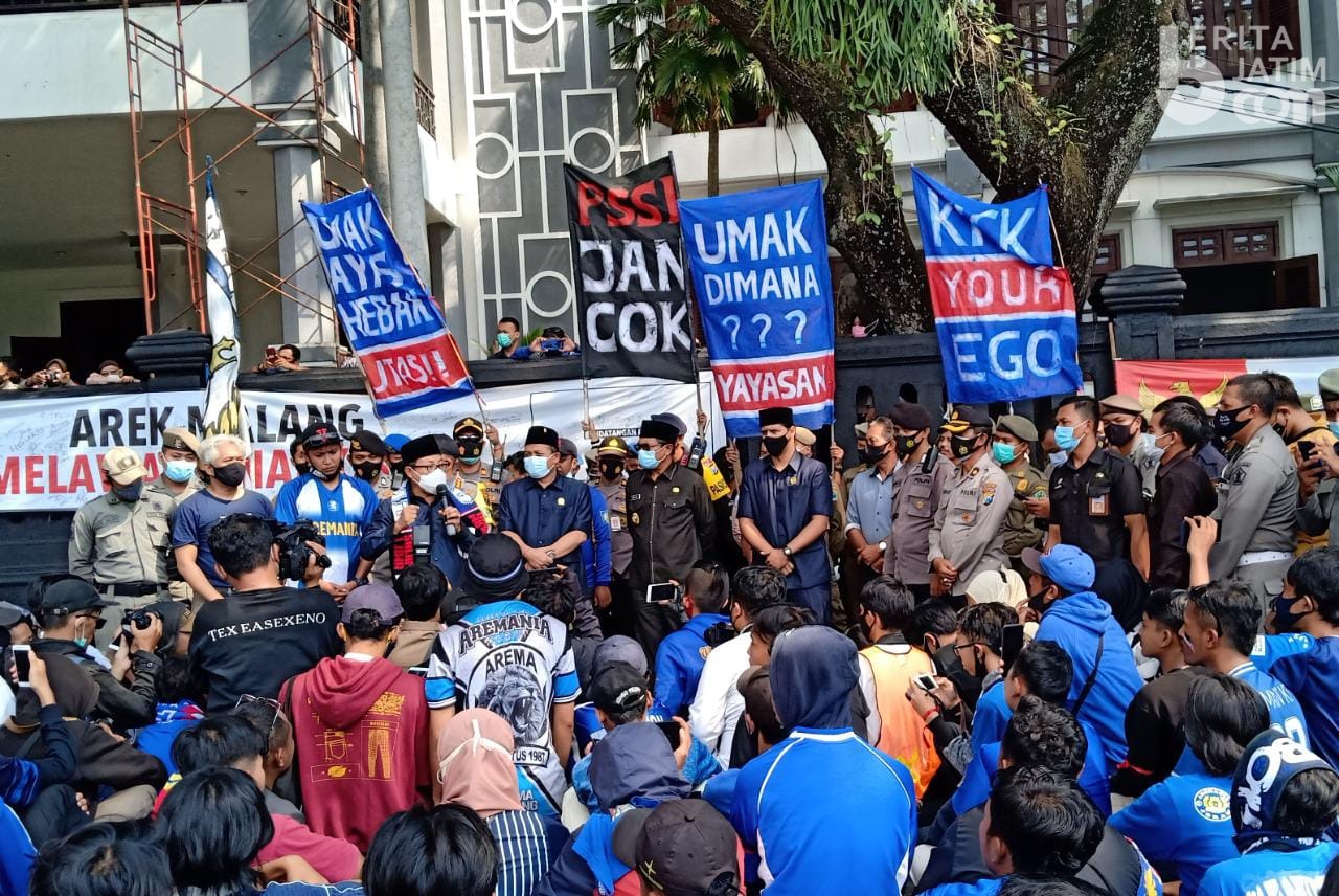 Sutiaji Anggap Pihak Yang Tidak Ingin Arema Bersatu Sebagai Pengkhianat