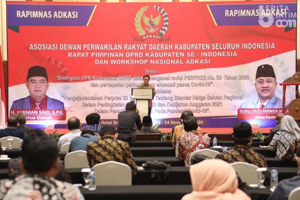 Kemendagri Minta Pemda Tak Buat Peraturan yang Bebani Masyarakat