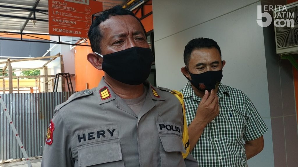 Ketahuan Masuk Rumah, Pasutri di Mojokerto Dibacok Pelaku