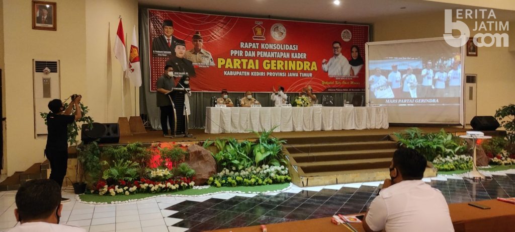 Cabup Kediri Dhito Prihatin Nasib Petani Cabai di Masa Pandemi