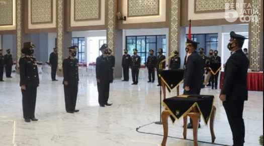 Polda Jatim Gelar Upacara Tradisi Wisuda Purna Bhakti Dengan Menerapkan Protokol Kesehatan