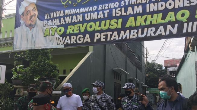 Aparat Kodim Sempat Tak Dapat Izin Penyemprotan di Gang Rizieq Shihab