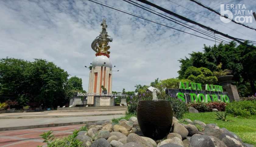 Alun-alun Sidoarjo yang Asri dan Indah Harus Tetap Dijaga