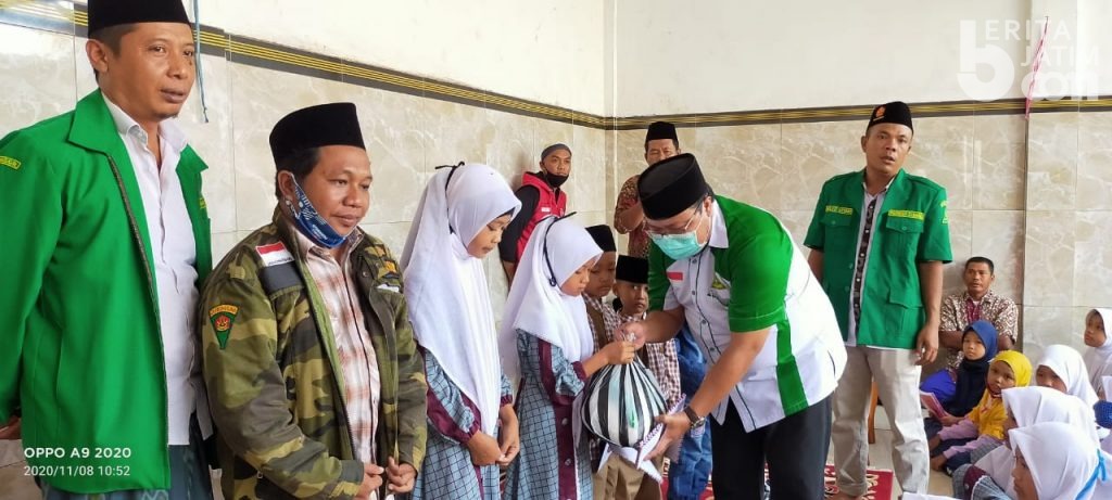 Ansor Jombang Santuni 300 Anak Yatim