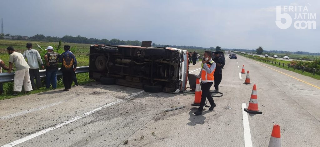 Ini Identitas Lengkap Korban Isuzu Elf Terguling di Tol Jombang-Mojokerto