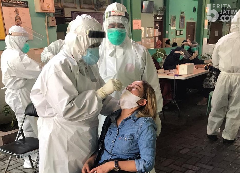 Swab Massal di Mal Tetap Dilakukan di Surabaya