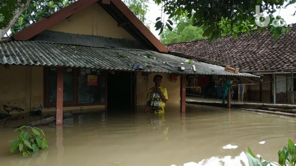 Tanggul Kali Lamong Jebol, Banjir Rendam Dawarblandong Mojokerto