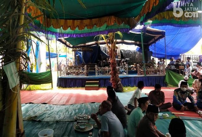 Hajatan Nanggap Karawitan, Dibubarkan Polisi, Sindennya Disuruh Pulang