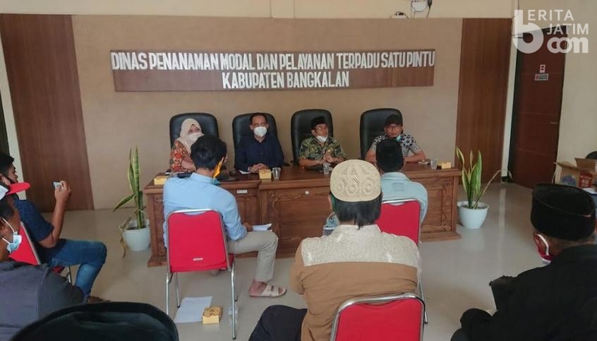 Warga Sembilangan Ancam Blokade Jalan PT GSM