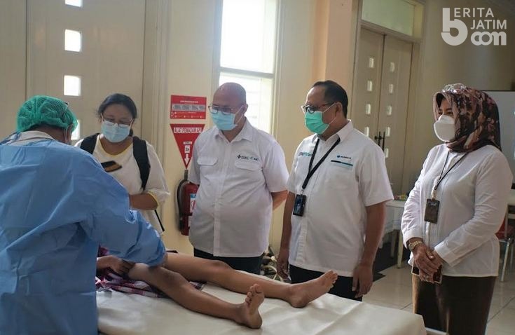 Pandemi Covid Tak Halangi Pelindo III Group Gelar Khitan Massal