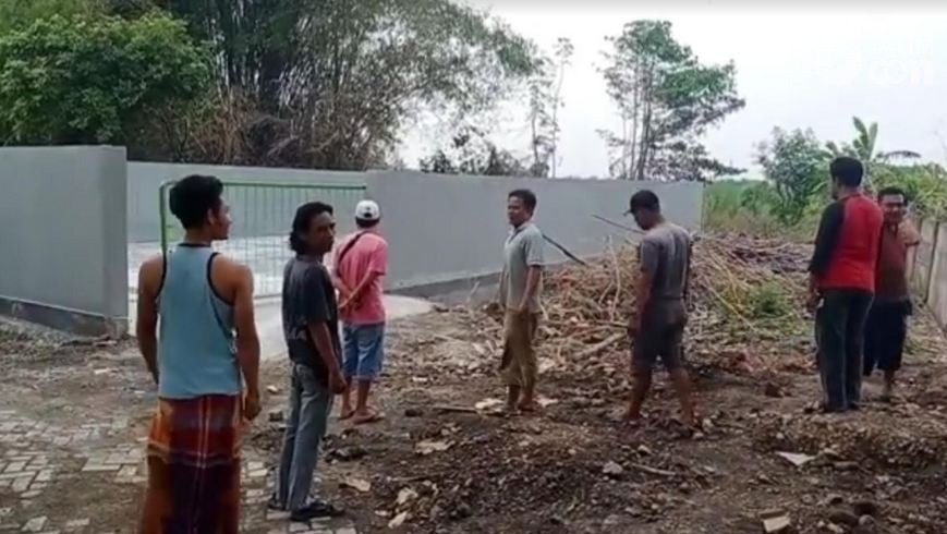 Warga Sumokali Candi Protes Rencana Pembuatan TPST