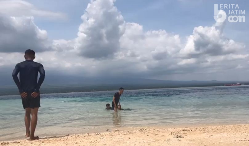 Detik-detik Wisatawan Asal Sidoarjo Hanyut di Pulau Tabuhan