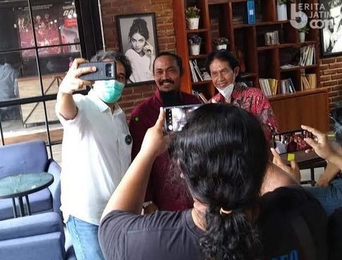 Kades Sekapuk Jadi Inspirasi di HUT ke-37 Slank