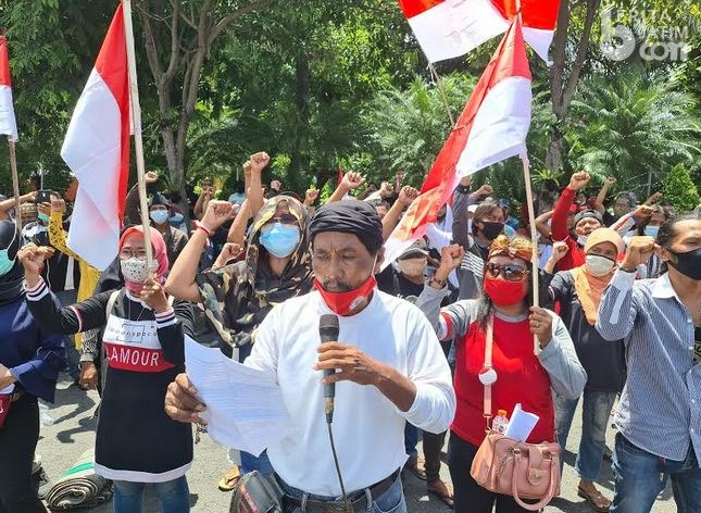 Pasopati Demo Tolak Rencana Kedatangan HRS di Surabaya