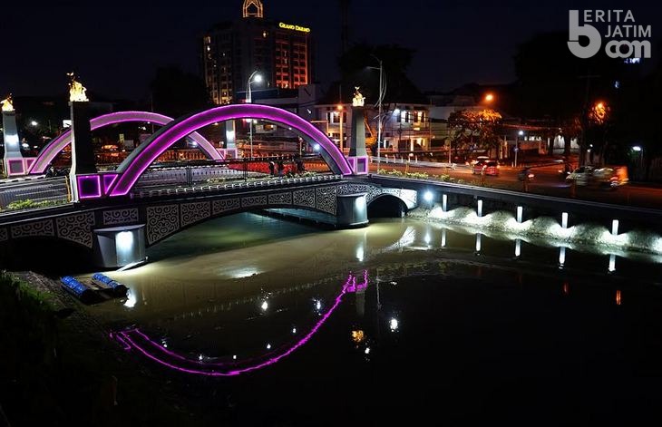 10 Tahun Pimpin Surabaya, Risma Bangun 128 Jembatan