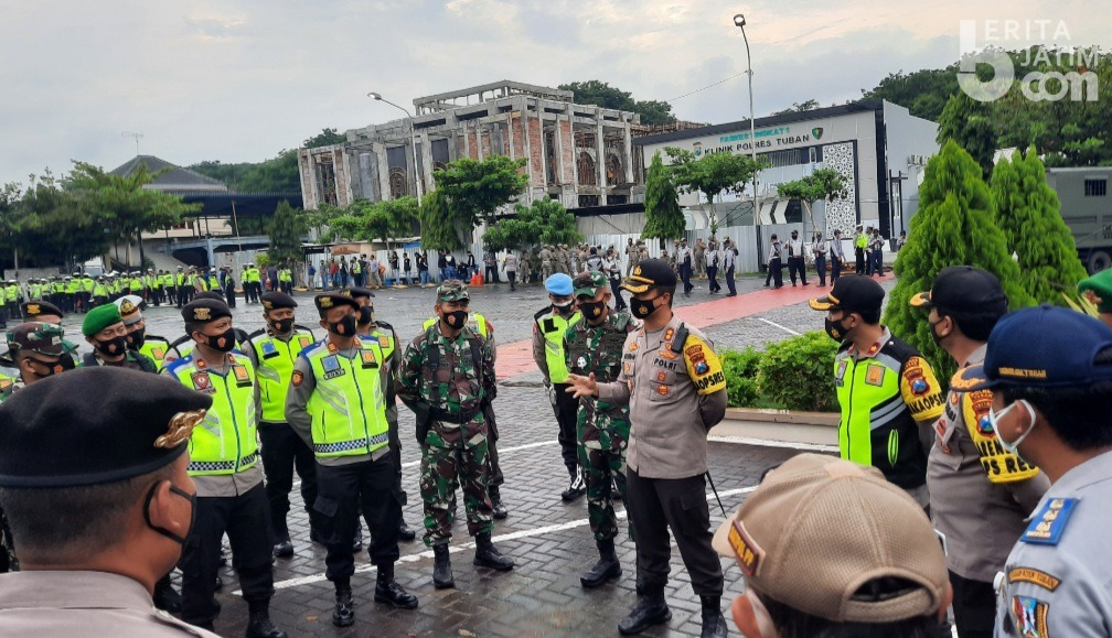Malam Tahun Baru, Polres Tuban Lakukan Penyekatan Kendaraan Masuk Kota